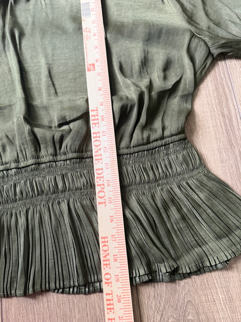 Tahari Pleated Blouse - SZ S - Picture 7 of 12